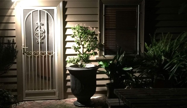 The Cottage, Studio Accommodation in Williamstown