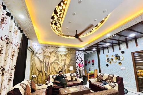 The Cozy Nest-3bhk Near Vaishali Metro & Max Hospital
