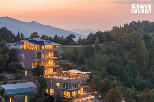 The Himalayan Echo - Mukteshwar by StayVista - 8BHK Pet-Friendly Villa in Nainital