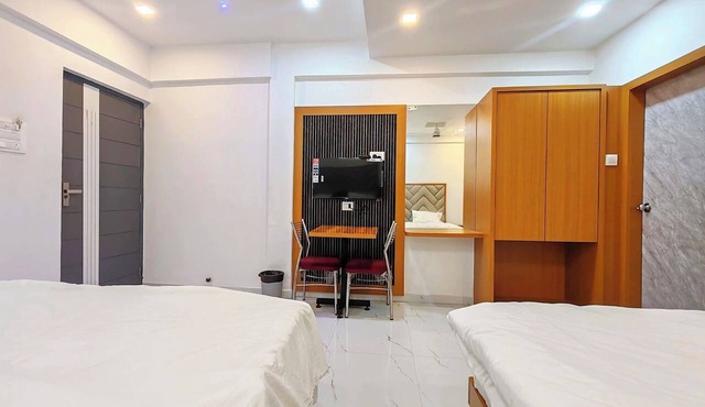 The Lions Hotel in Badlapur