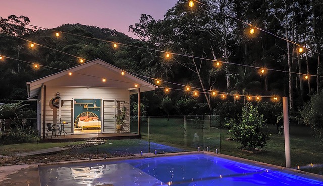 The Poolhaus Retreat- Peaceful private guesthouse in Valdora