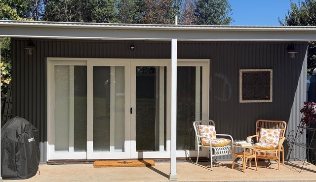The Studio - 1 min drive to centre of town 35 mins to ACT 45 mins from Goulburn in Yass