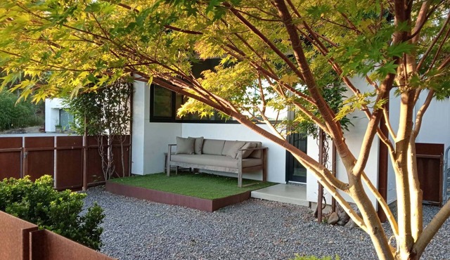 The Vines Studio - work trip or solo retreat in the Tamar Valley Wine Trail. in Deviot