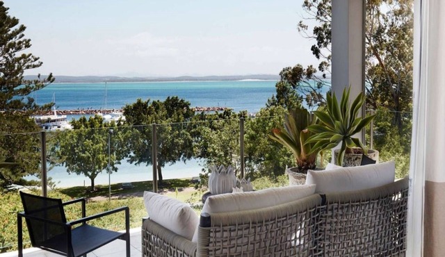 The Waterview, 2 76 Magnus St - complete style, comfort, luxury and spectacular waterviews in Nelson Bay
