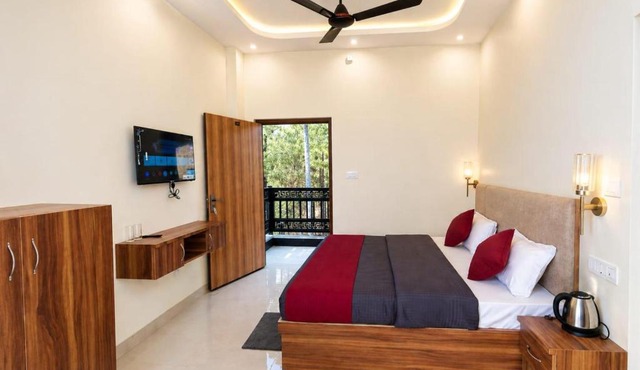 The Whistling Pine Homestay With Natural Swimming Pool