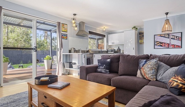 Three Beaches - chic eco home a moment from the beach in pristine Tasmania in Eggs and Bacon Bay