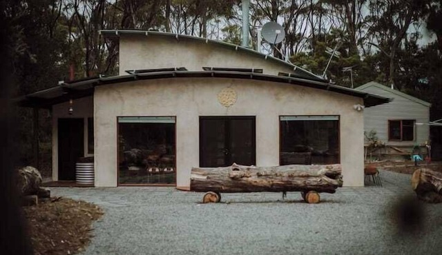 Three Little Pigs Escape - Main House + Cabin in South Bruny