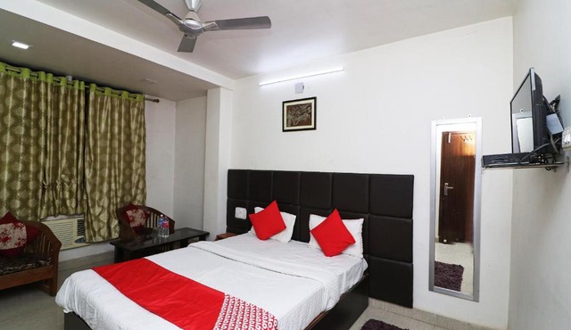 Townhouse Hatia Railway Station Formerly Laxmi Guest House
