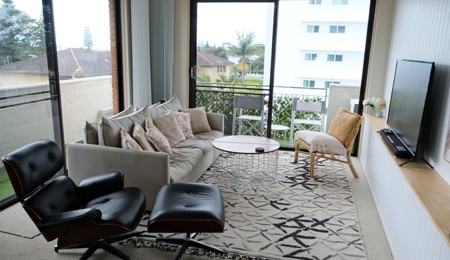 Tranquil, Stylish, Retreat - 3 Bedrooms in Tuncurry