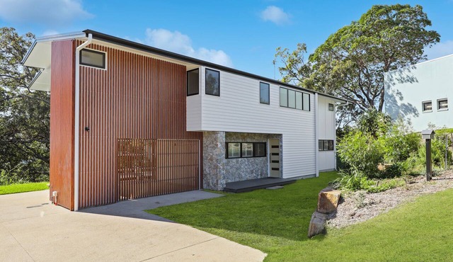 Tree House by the Sea | Modern Beach Home in Point Lookout