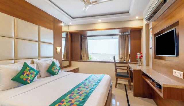 Treebo Premium Vinnie - Near Airport in Jaipur