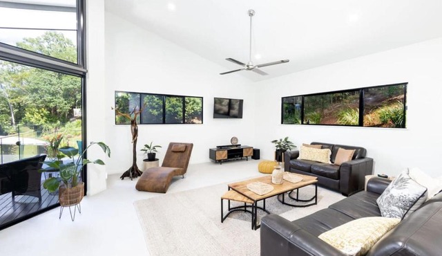 Treetops Retreat in Freshwater