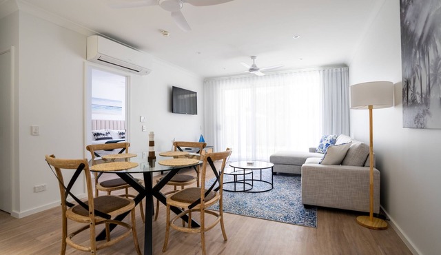 Trinity Collective - Classic One Bedroom Apartment Home away from home. in Trinity Beach