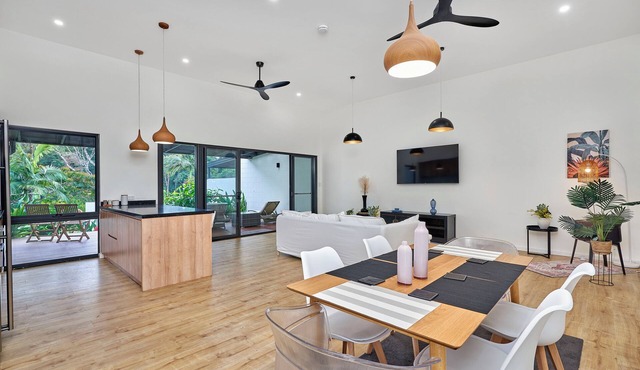 Tropical Kuranda Modern Retreat in Kuranda