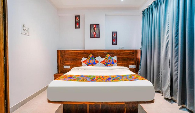Via Crystal Inn in Pune