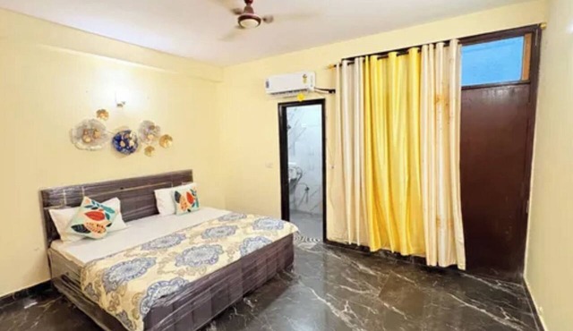 Via Platinum Key in New Delhi