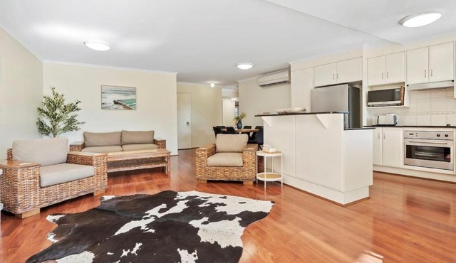 Victoria's Apartment | Riverfront, Pool, CBD in Rockhampton
