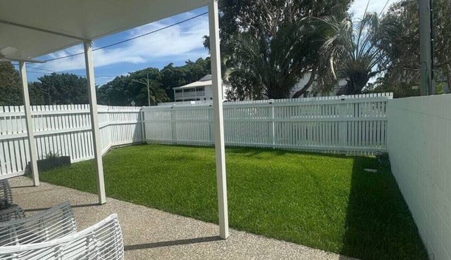 Walk to the beach - 3 Bed-2 carparks in North Ward in North Ward