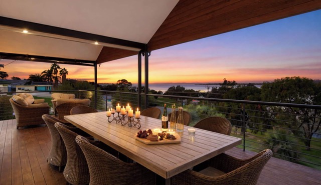 Waterfront Retreat | Estuary Views & Balcony in Dawesville