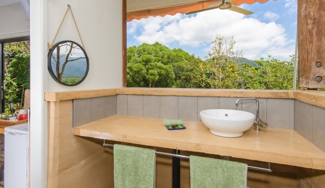Wompoo Eco Retreat - Rambutan Bungalow with views in Cow Bay