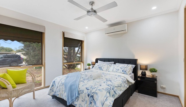 Woodgrove Penthouse - 36 min drive to MEL airport in Melton West