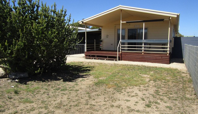 Yaringa - Close to beach, Off Peak Special! in Wool Bay