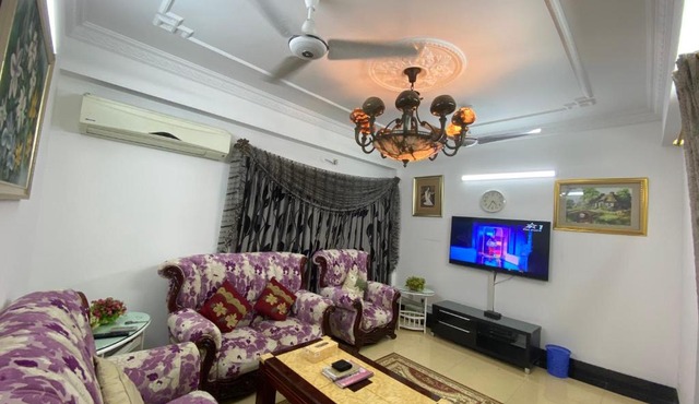 Zara’s Service Apartment