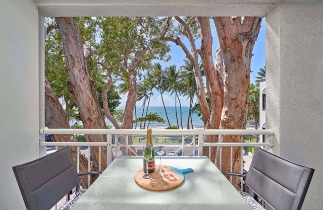 Alassio Beachfront Palm Cove 