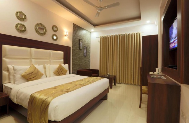 Hotel Arch -Stunning Double Bedroom Near Aerocity in New Delhi
