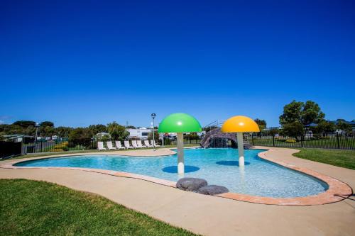 Nrma Riverside Holiday Park 