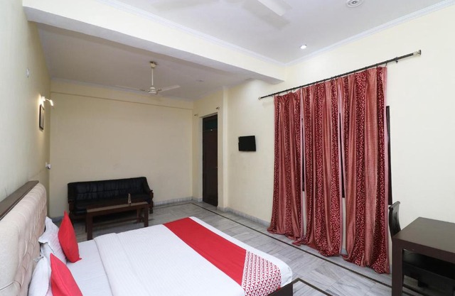 OYO Hotel Ayaan