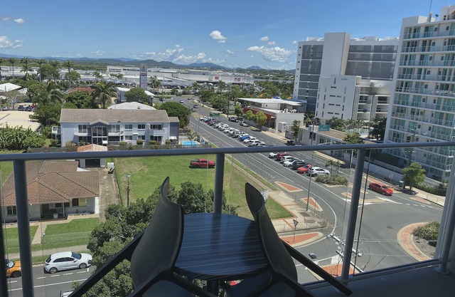 Secured parking Self contained apartment in Mackay