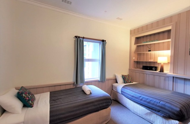 Unit 5 - One Bedroom Spa - HomeAway in Bright