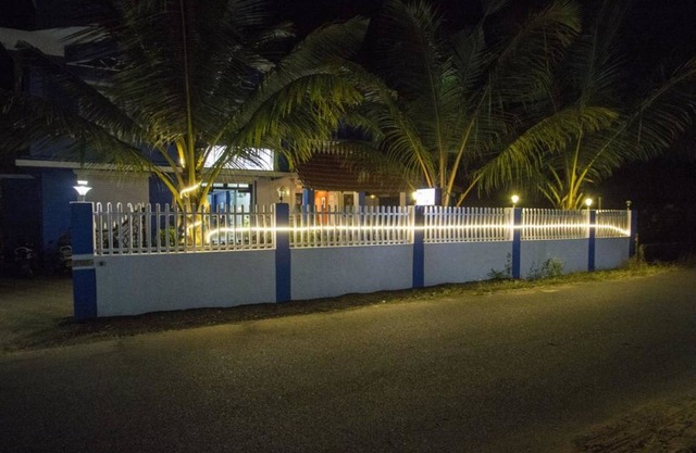 Veeniola Holiday Home Twin Room with View 1