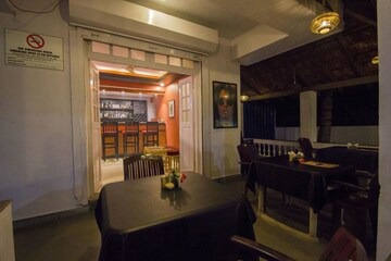 Veeniola Holiday Home Twin Room with View 1 in Carmona