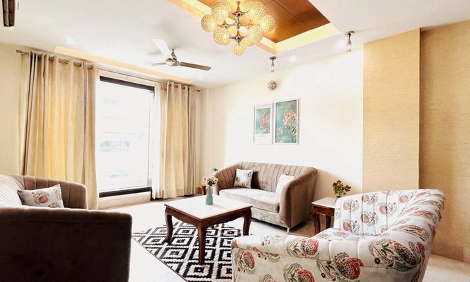Delhi Apartment | 100 m² Apartment ∙ 3 bedrooms ∙ 8 guests