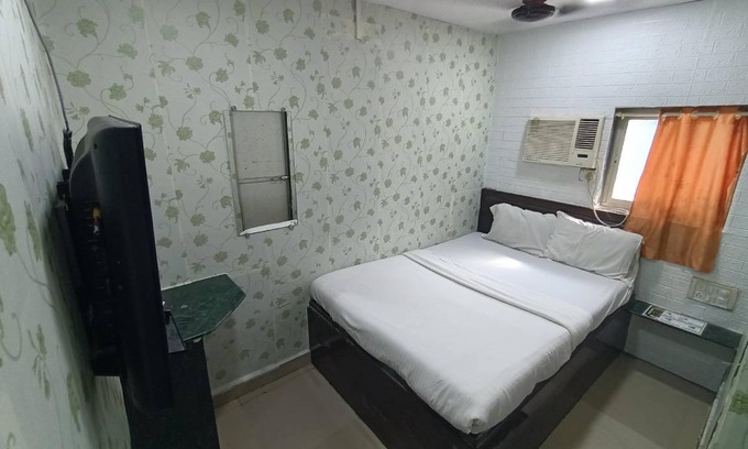 Prabhadevi Bed & Breakfast | 100 m² Bed and breakfast ∙ 2 guests