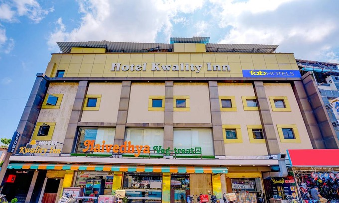 Mira Road East Hotel | 120 m² Hotel ∙ 2 guests