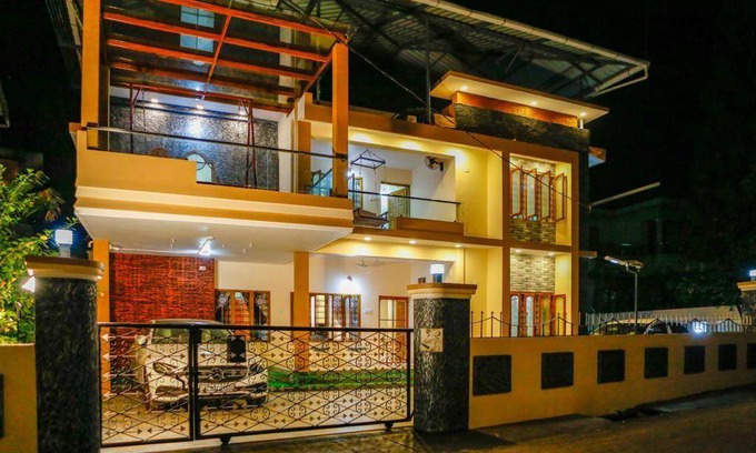 Thrissur Villa | 120 m² Villa ∙ 2 bedrooms ∙ 6 guests