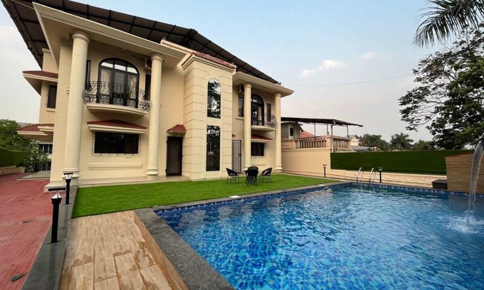 Lonavala Villa | 1200 m² Villa ∙ 8 bedrooms ∙ 25 guests