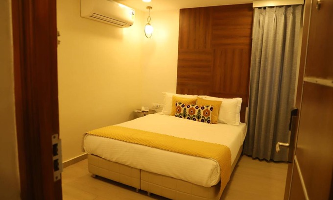Surat Hotel | 15 m² Hotel ∙ 2 guests