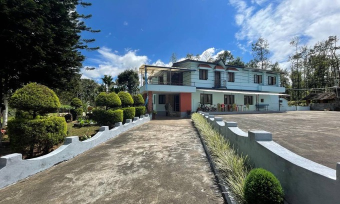Mudigere Villa | 2000 m² Villa ∙ 2 bedrooms ∙ 25 guests
