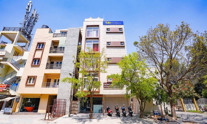 Sector 2 Hotel | 220 m² Hotel ∙ 3 guests