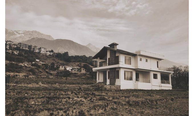 Sidhpur Villa | 224 m² Villa ∙ 4 bedrooms ∙ 8 guests