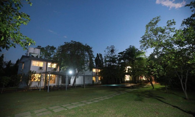 Khalapur Resort | 3000 m² Resort ∙ 10 bedrooms ∙ 30 guests