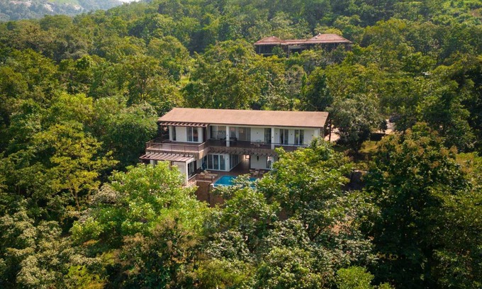 Lonavala Villa | 372 m² Villa ∙ 4 bedrooms ∙ 12 guests