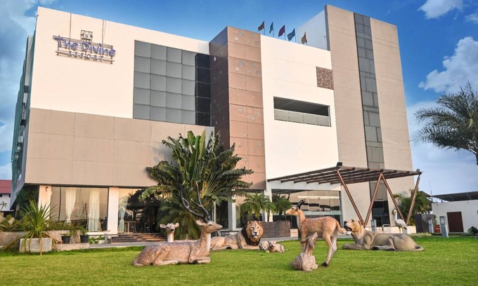 Veraval Resort | 400 m² Resort ∙ 3 guests