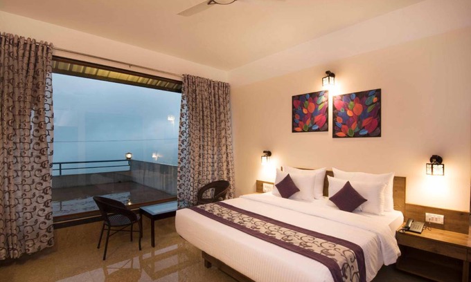 Panchgani Resort | 42 m² Resort ∙ 5 guests