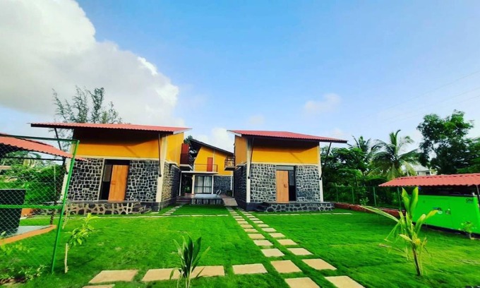 Alibaug Villa | 5000 m² Villa ∙ 6 bedrooms ∙ 18 guests