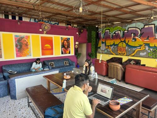 J B Nagar Hostel | Backpackers Villa Mumbai